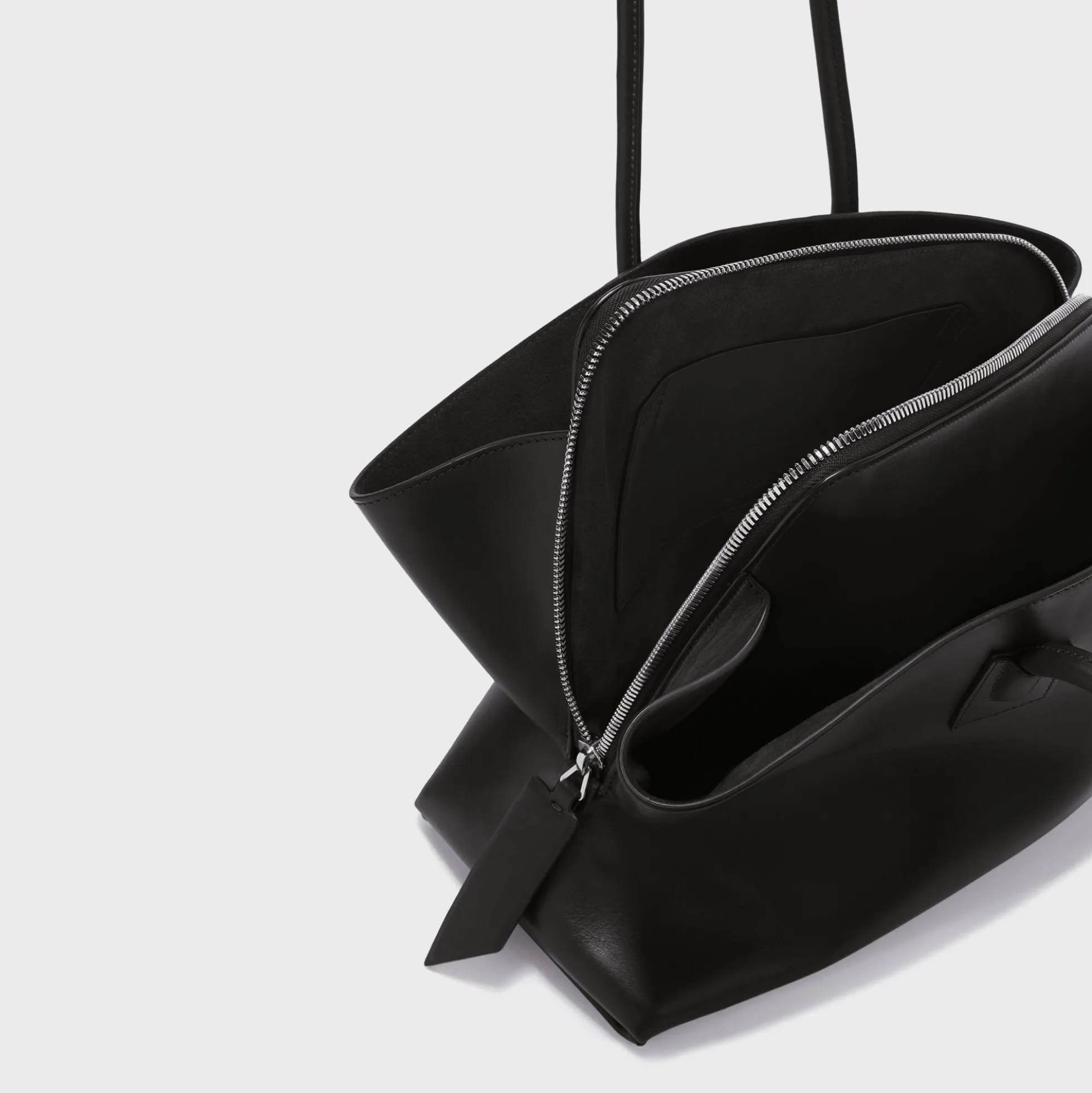 La Passeggiata Medium Top Handle Bag