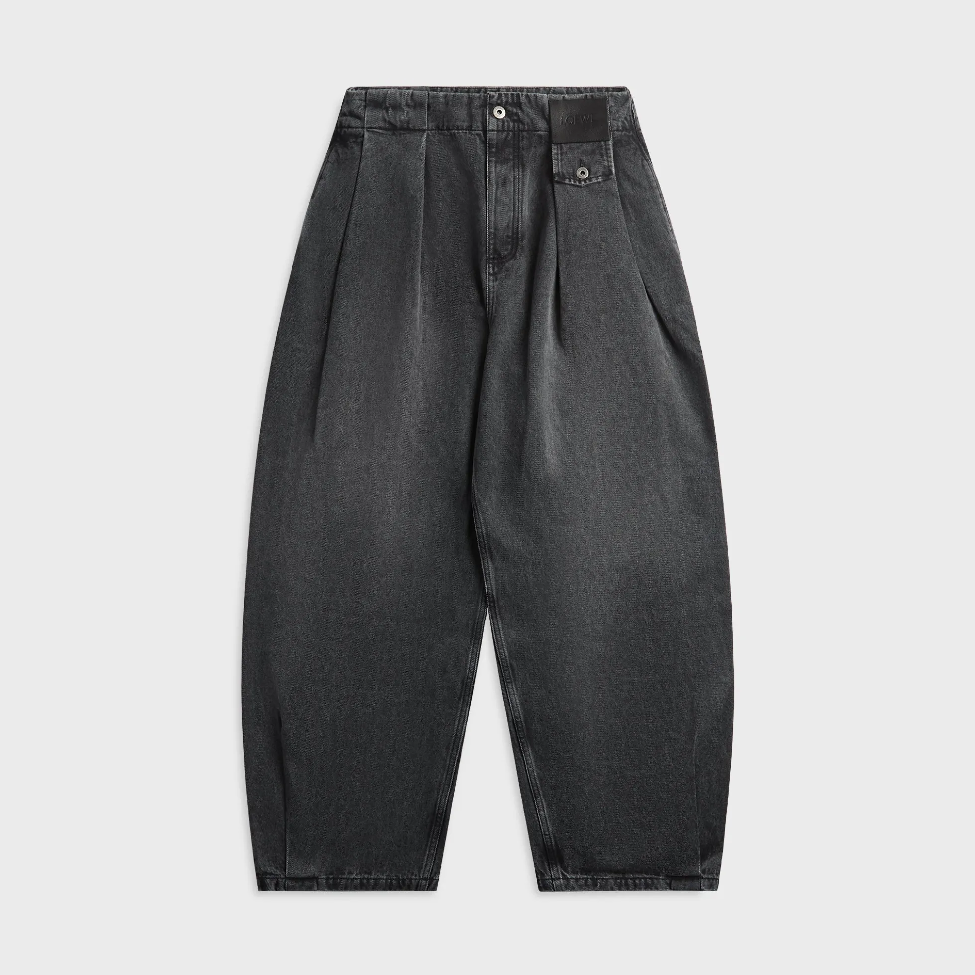 Pleated Jeans