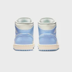 WMNS Air Jordan 1 Mid