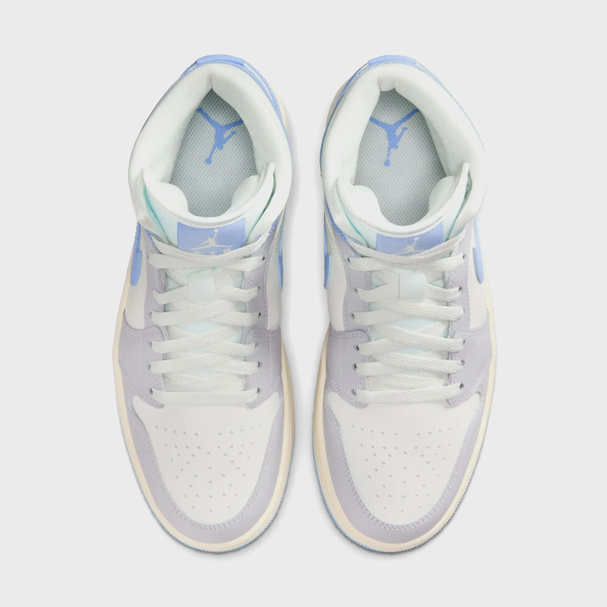WMNS Air Jordan 1 Mid