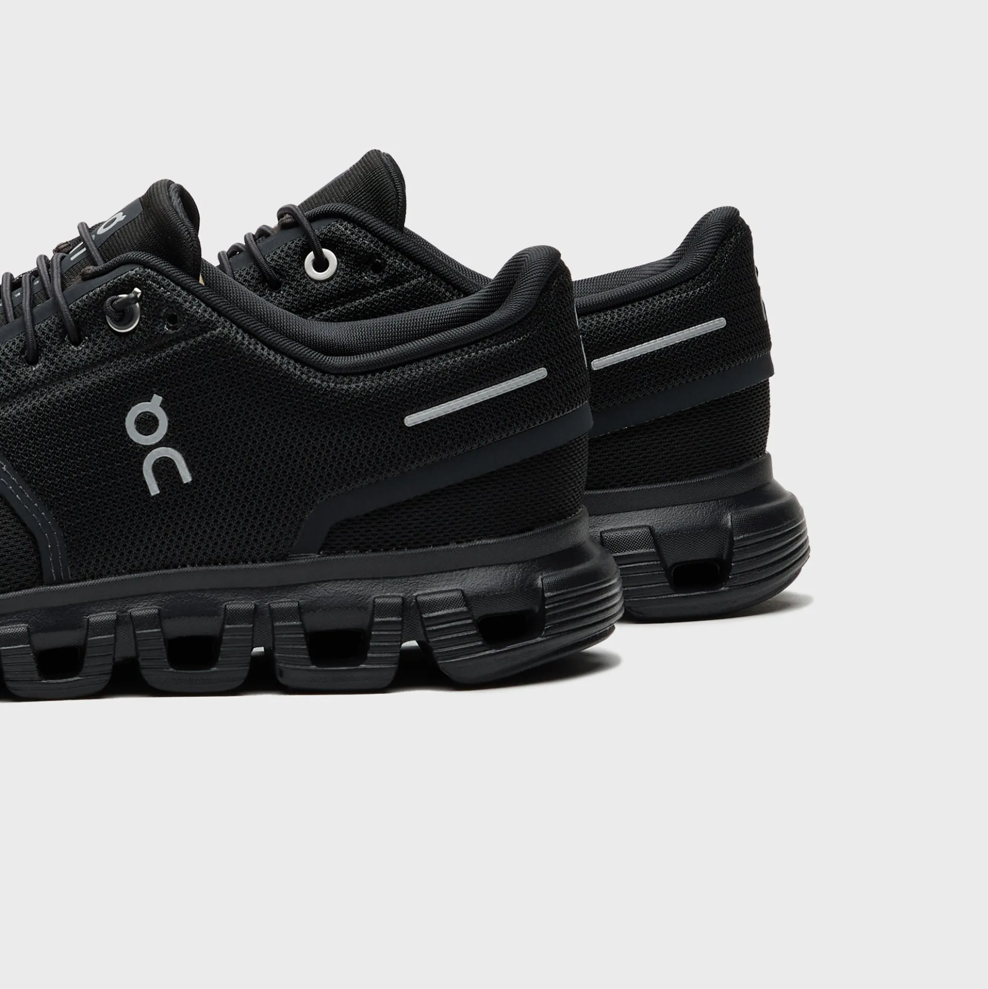 WMNS Cloud 6