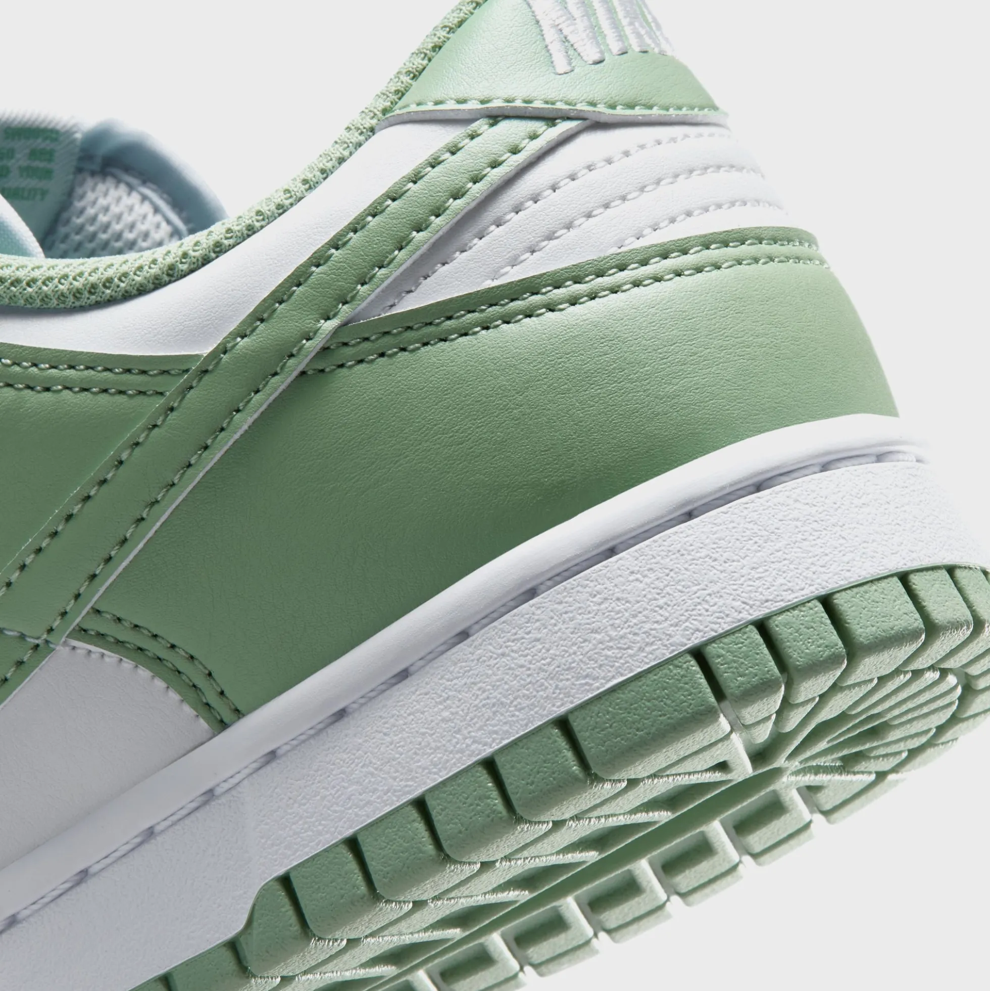 WMNS Dunk Low