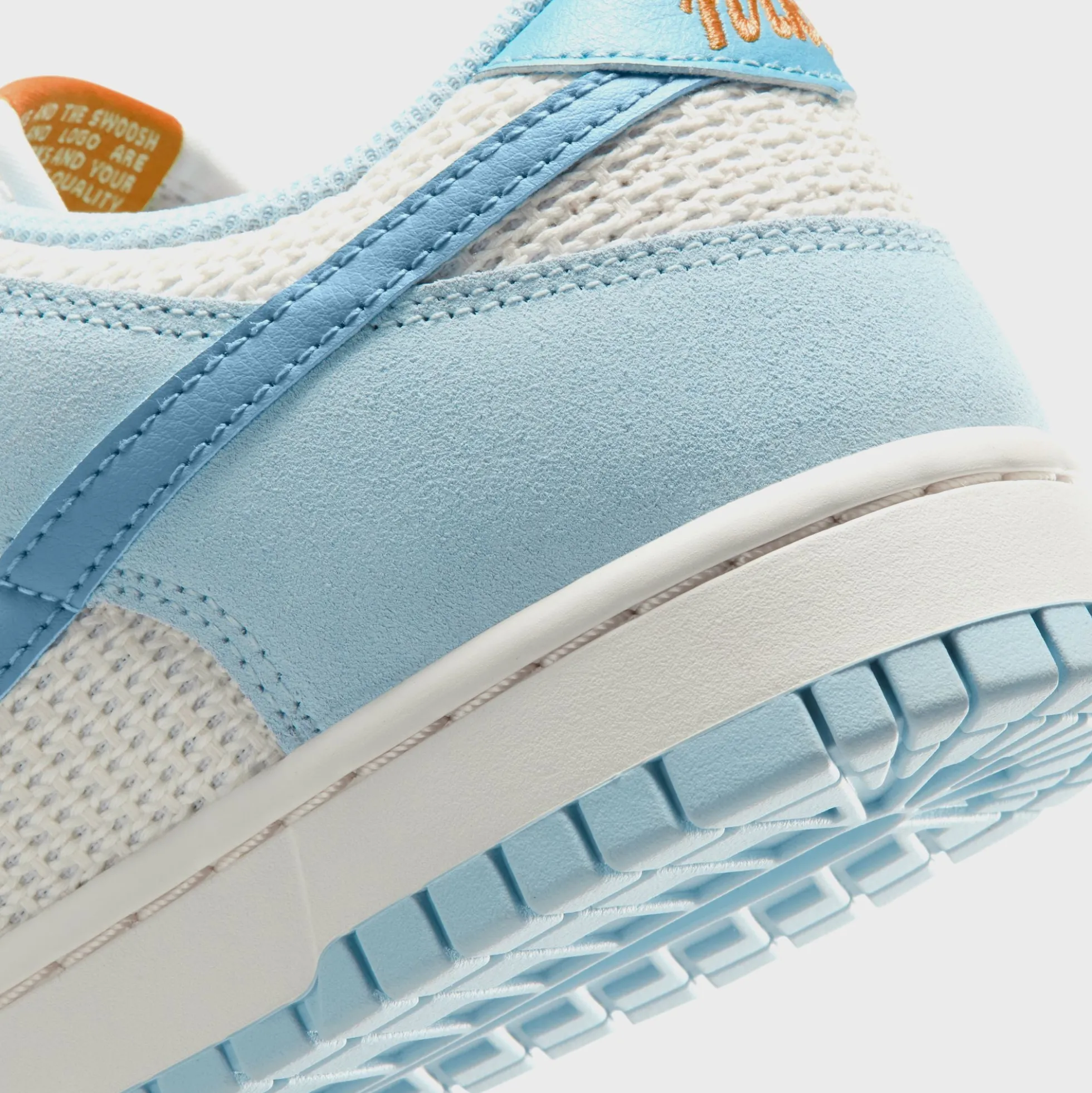 WMNS Dunk Low SE