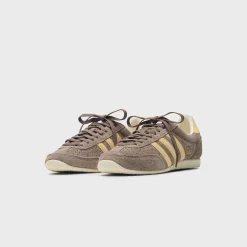WMNS Japan