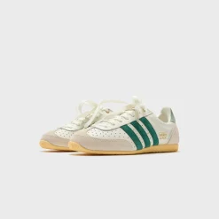 WMNS Japan