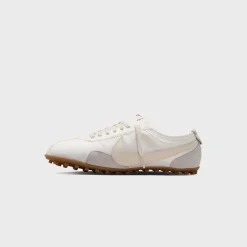 WMNS Moon Shoe OG